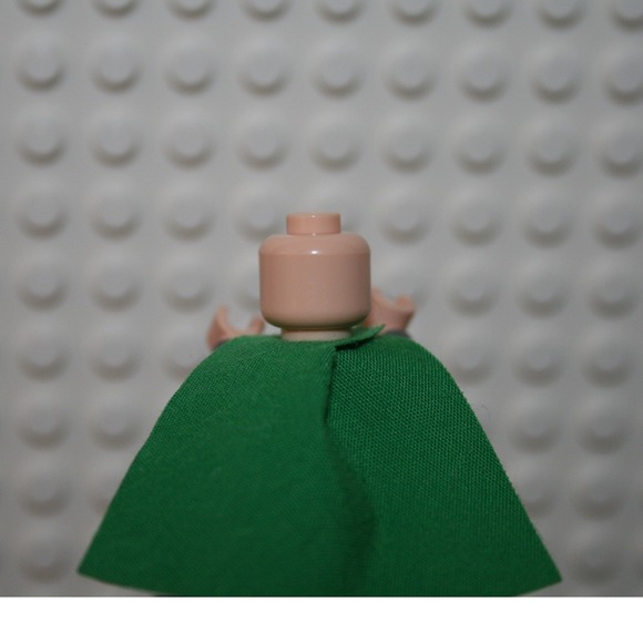 LEGO Loki Minifigure sh033a Marvel Avengers Gray Suit Green Cape Gold Scepter - Picture 8 of 8